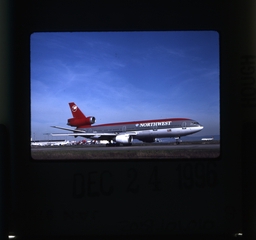 Image: slide: Northwest Airlines, San Francisco International Airport (SFO)