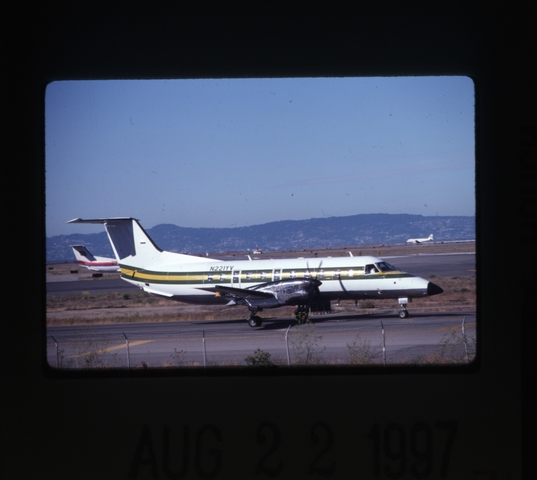 Slide: Mesa Airlines, Embraer EMB-120 Brasilia, San Francisco International Airport (SFO)