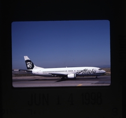 Image: slide: Alaska Airlines, Boeing 737-400, San Francisco International Airport (SFO)