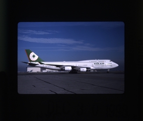Image: slide: EVA Air, Boeing 747-400, San Francisco International Airport (SFO)