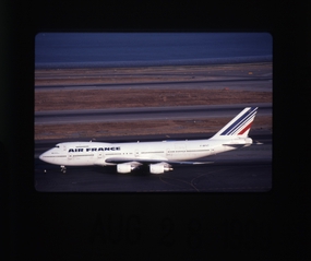 Image: slide: Air France, Boeing 747-400, San Francisco International Airport (SFO)