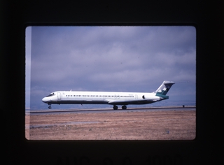 Image: slide: Reno Air, McDonnell Douglas MD-83, San Francisco International Airport (SFO)