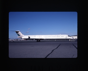 Image: slide: American Airlines, McDonnell Douglas MD-83, San Francisco International Airport (SFO)