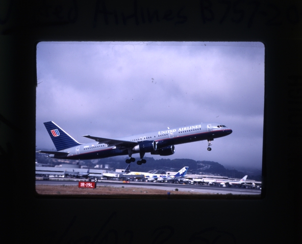 Slide: United Airlines, Boeing 757-200, San Francisco International Airport (SFO)