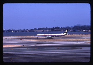Image: slide: Arrow Air, San Francisco International Airport (SFO)