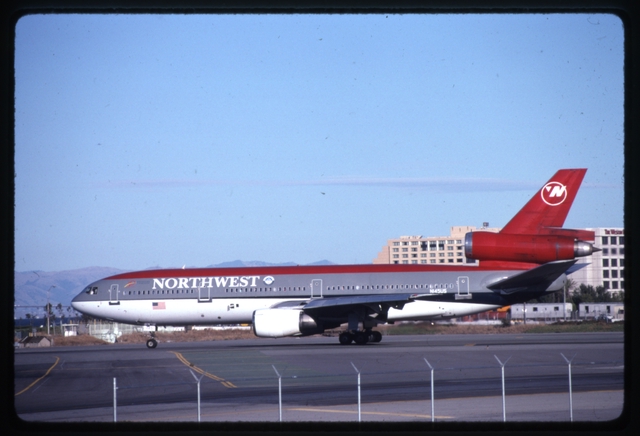 Slide: Northwest Airlines, McDonnell Douglas DC-10-40, San Francisco International Airport (SFO)