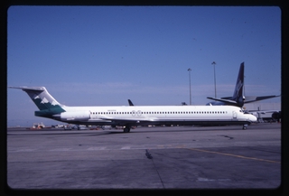 Image: slide: Reno Air, McDonnell Douglas MD-83, San Francisco International Airport (SFO)