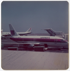 Image: photograph: United Airlines, San Francisco International Airport (SFO)