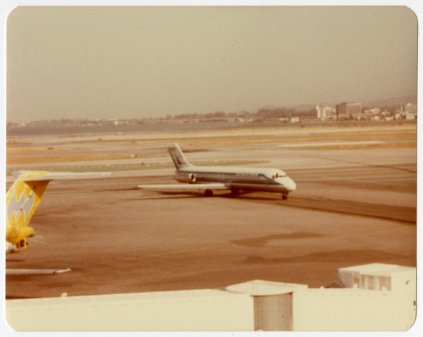 Photograph: Republic Airlines, Douglas DC-9, San Francisco International Airport (SFO)