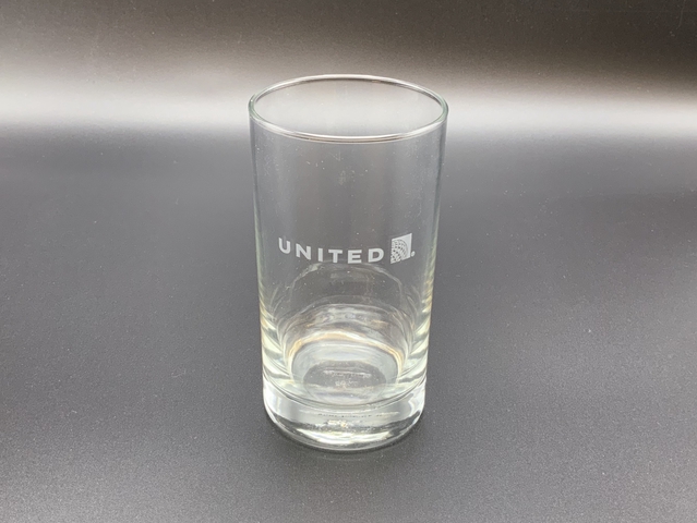 Tall tumbler: United Airlines