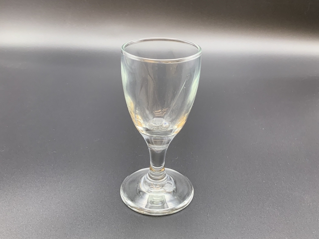Cordial glass: United Airlines