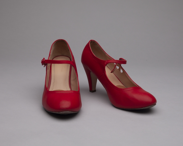 Image: flight attendant shoes: Virgin America