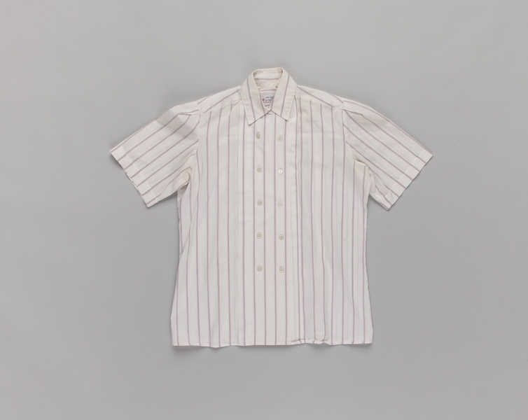 Image: flight attendant blouse: United Airlines