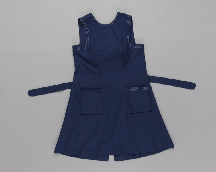 Image: flight attendant apron: Pan American World Airways