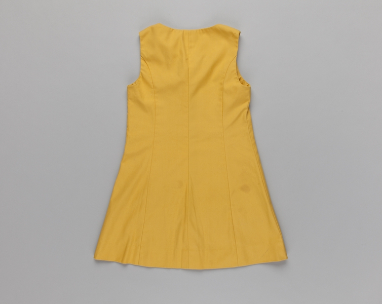 Image: flight attendant smock: Delta Air Lines