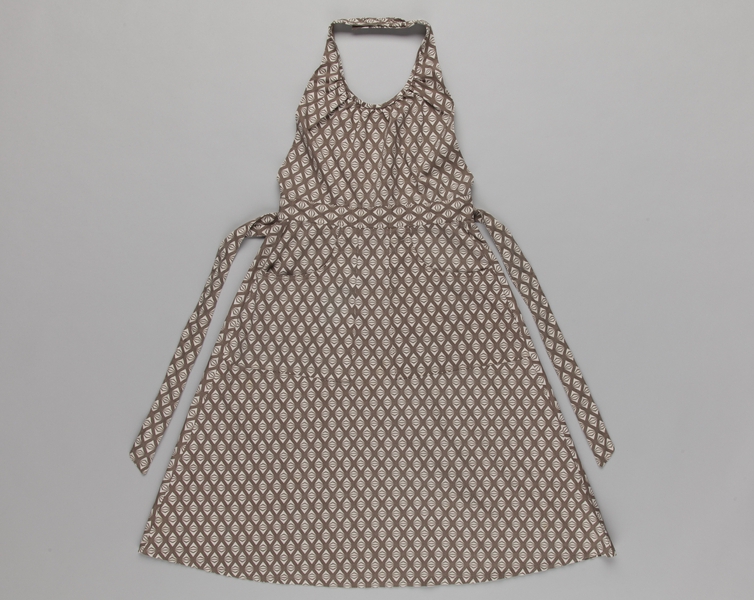 Image: flight attendant apron: Delta Air Lines