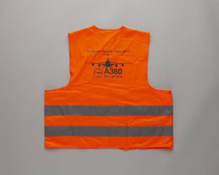 Image: ramp agent safety vest: Lufthansa