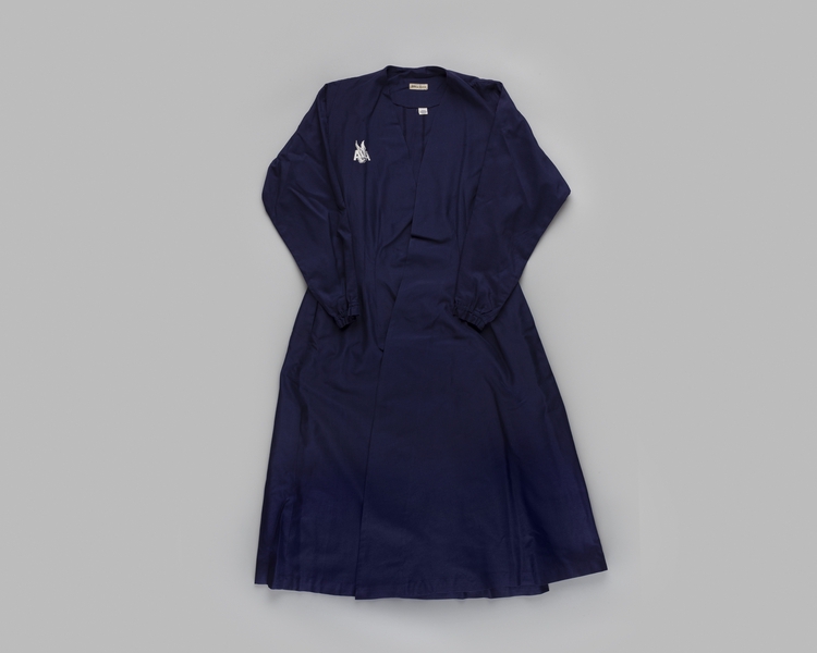 Image: stewardess serving smock: American Airlines