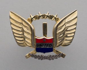 Image: flight officer cap badge: United Airlines