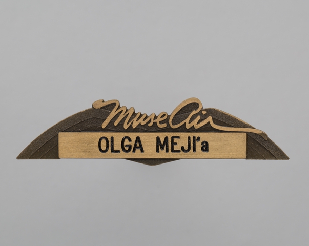 Flight attendant wings and name pin: Muse Air, Olga Meji’a
