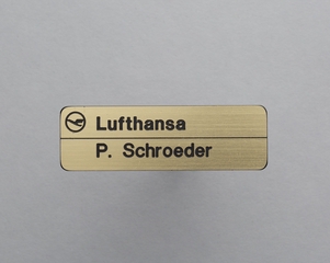 Image: name pin: Lufthansa, P. Schroeder