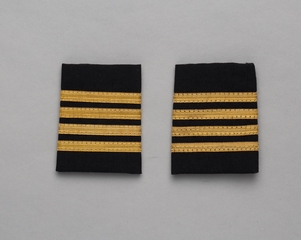 Image: flight officer epaulettes: JAL (Japan Airlines), Charles W. Dietrich