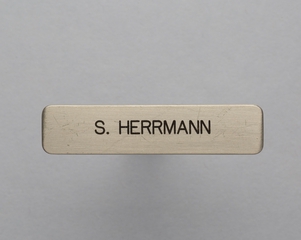 Image: name pin: United Airlines, S. Herrmann