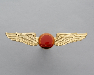 Image: flight officer wings: Horizon Airlines