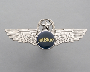Image: flight officer wings: JetBlue Airways