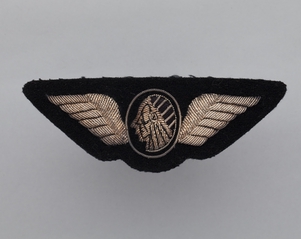 Image: flight officer wings: Mohawk Airlines