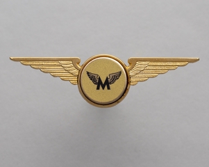 Image: flight officer wings: Mustang Airlines