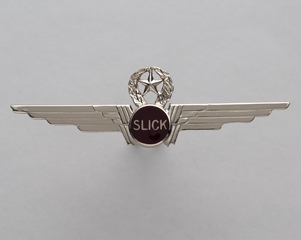 Image: flight officer wings: Slick Airways