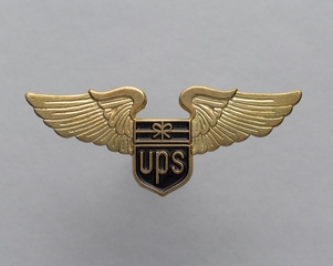 Image: flight officer wings: UPS Cargo [United Parcel Service Airline]