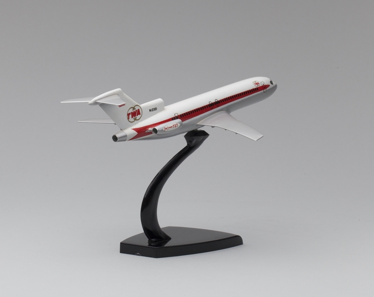 Image: model airplane: TWA (Trans World Airlines), Boeing 727-200