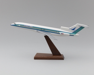 Image: model airplane: Republic Airlines, Boeing 727