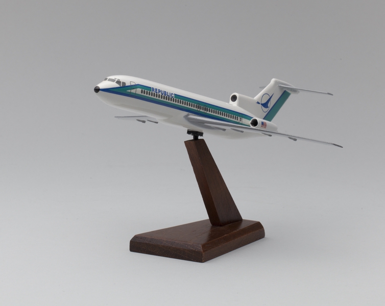 Image: model airplane: Republic Airlines, Boeing 727