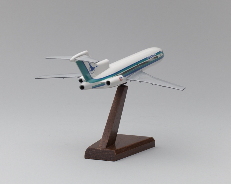Image: model airplane: Republic Airlines, Boeing 727