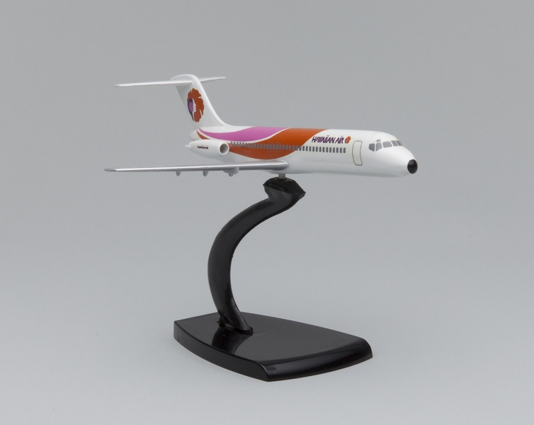Image: model airplane: Hawaiian Airlines, Douglas DC-9