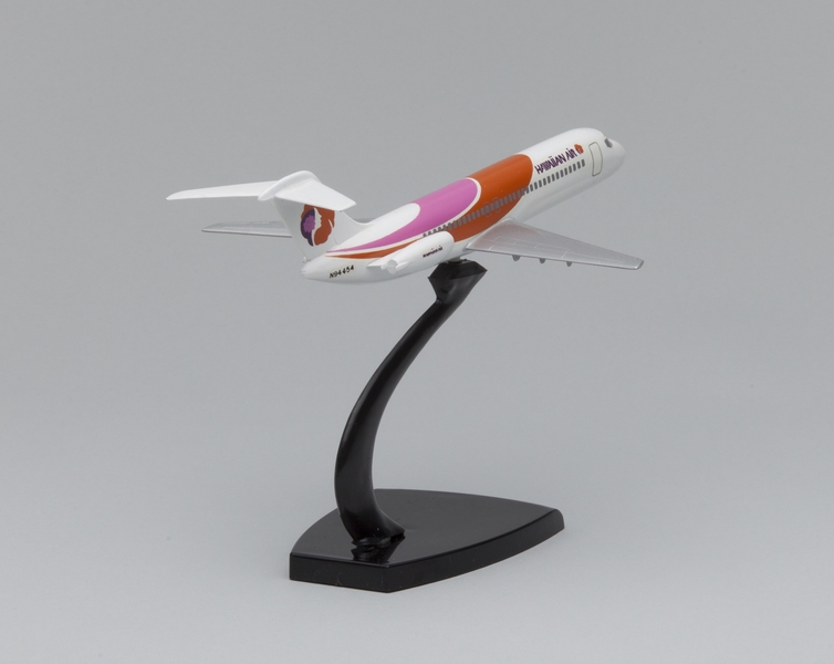 Image: model airplane: Hawaiian Airlines, Douglas DC-9