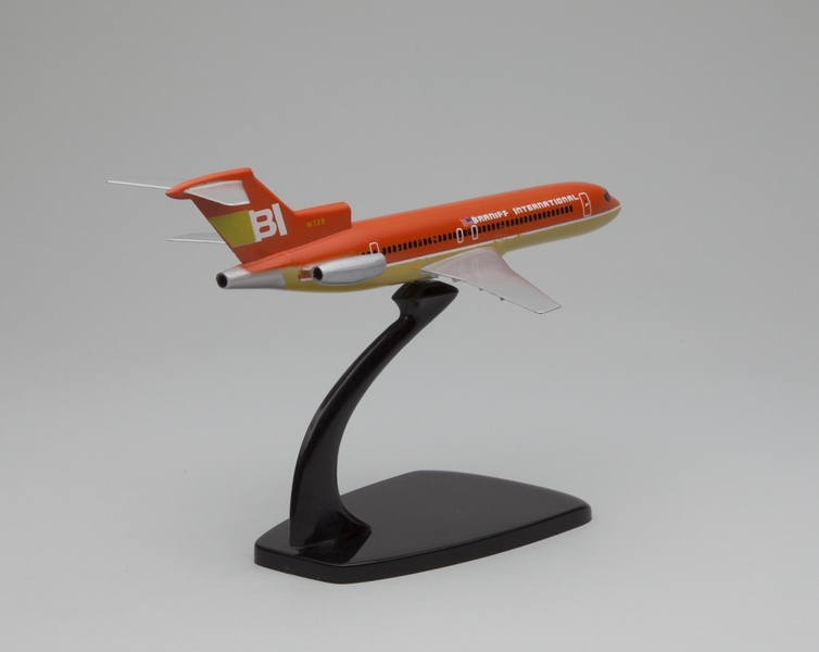 Image: model airplane: Braniff International, Boeing 727-200