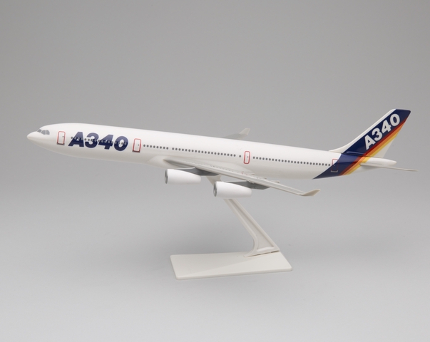 Model airplane: Airbus A340 (Project TA11)