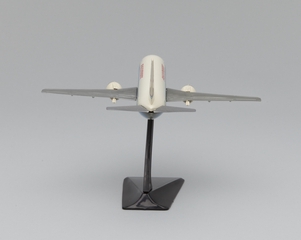 Image: model airplane: Piedmont Airlines, Boeing 737-300