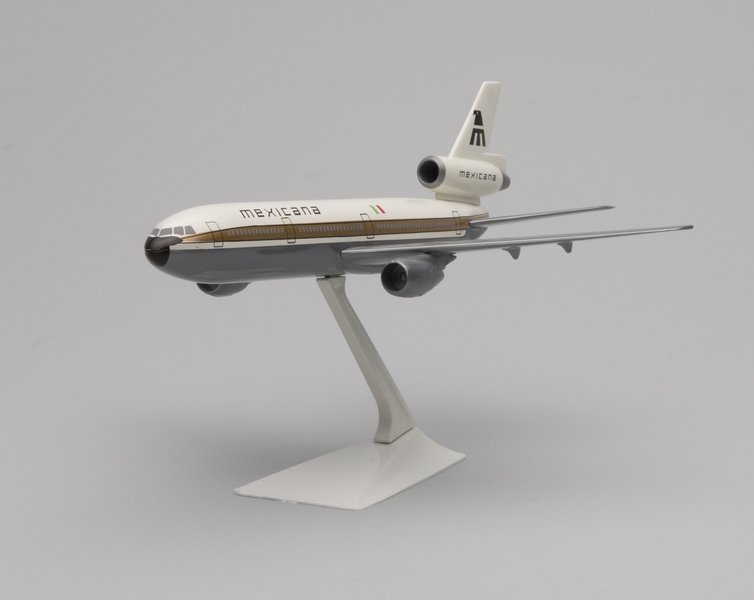 Image: model airplane: Mexicana Airlines, McDonnell Douglas DC-10