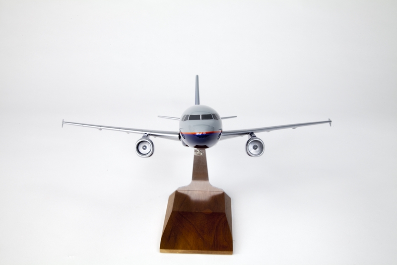 Image: model airplane: United Airlines, Airbus A310