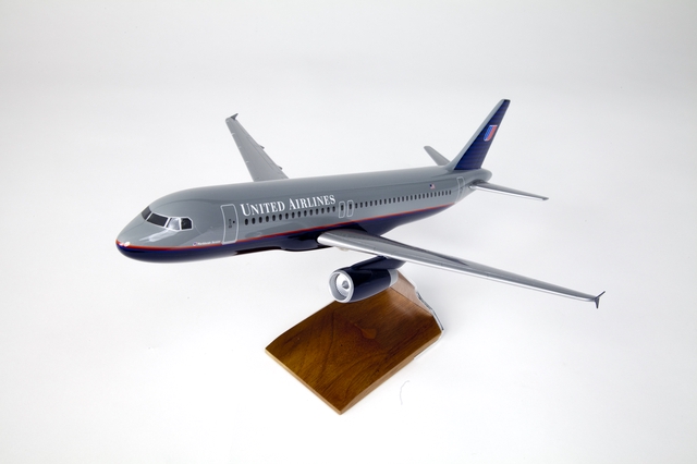 Model airplane: United Airlines, Airbus A310