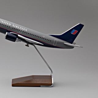 Image #1: model airplane: United Airlines, Boeing 737-500