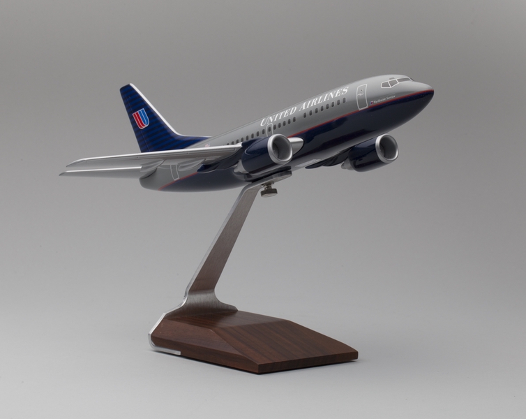 Image: model airplane: United Airlines, Boeing 737-500