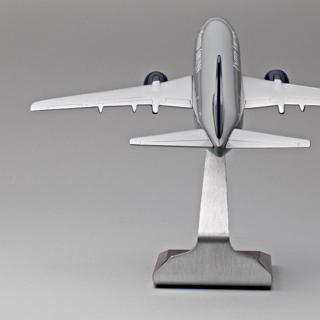 Image #4: model airplane: United Airlines, Boeing 737-500