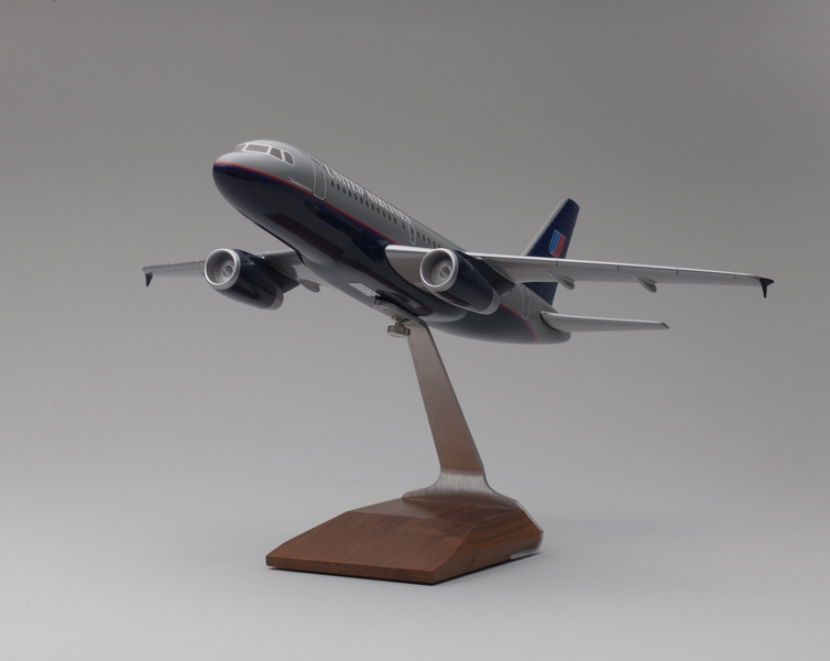Image: model airplane: United Airlines, Airbus A319