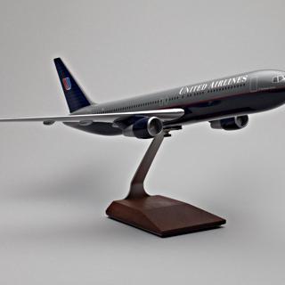 Image #6: model airplane: United Airlines, Boeing 767-300
